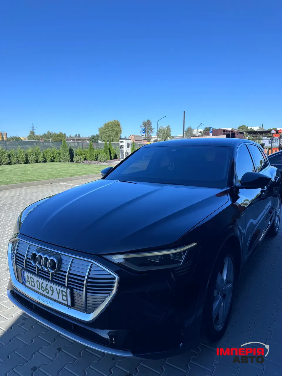 Audi e-tron - фото 2