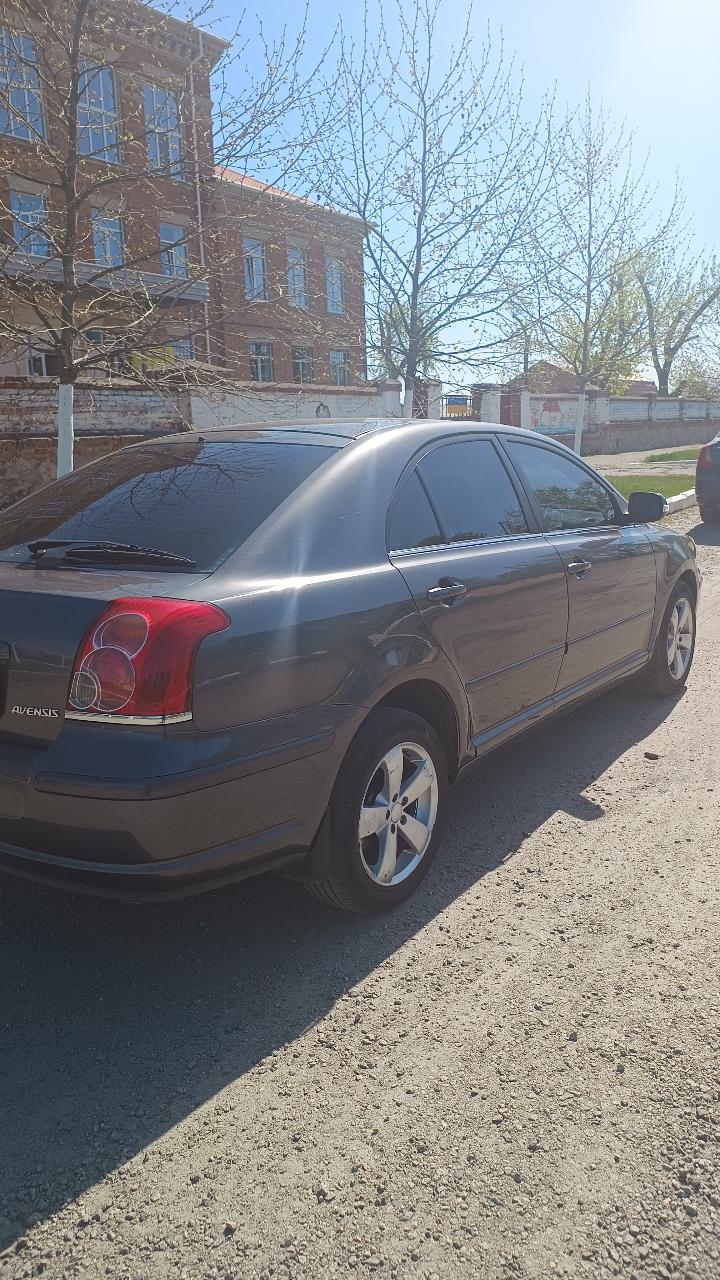 Toyota Avensis - фото 5