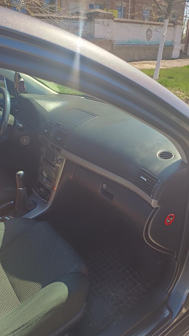 Toyota Avensis - фото 9