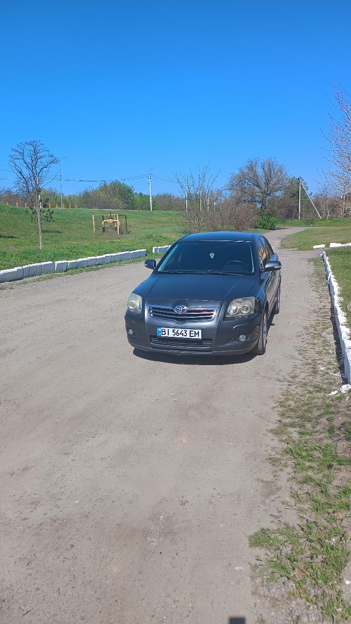 Toyota Avensis - фото 2