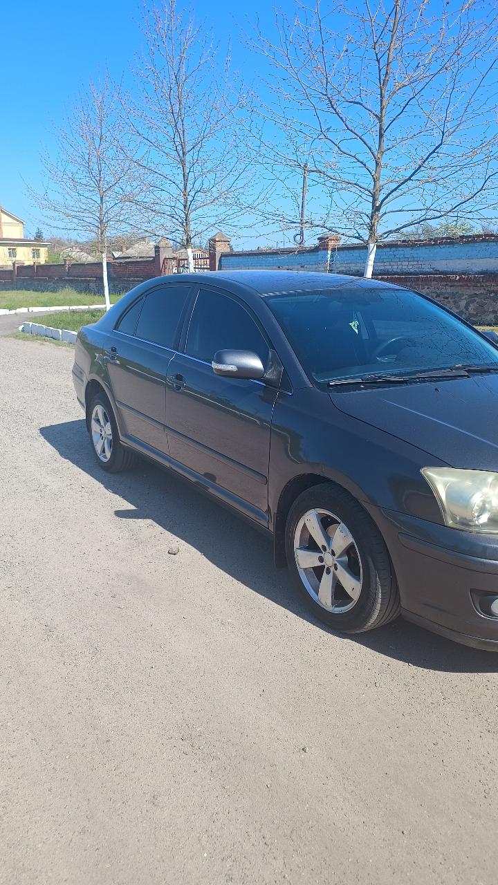 Toyota Avensis - фото 3