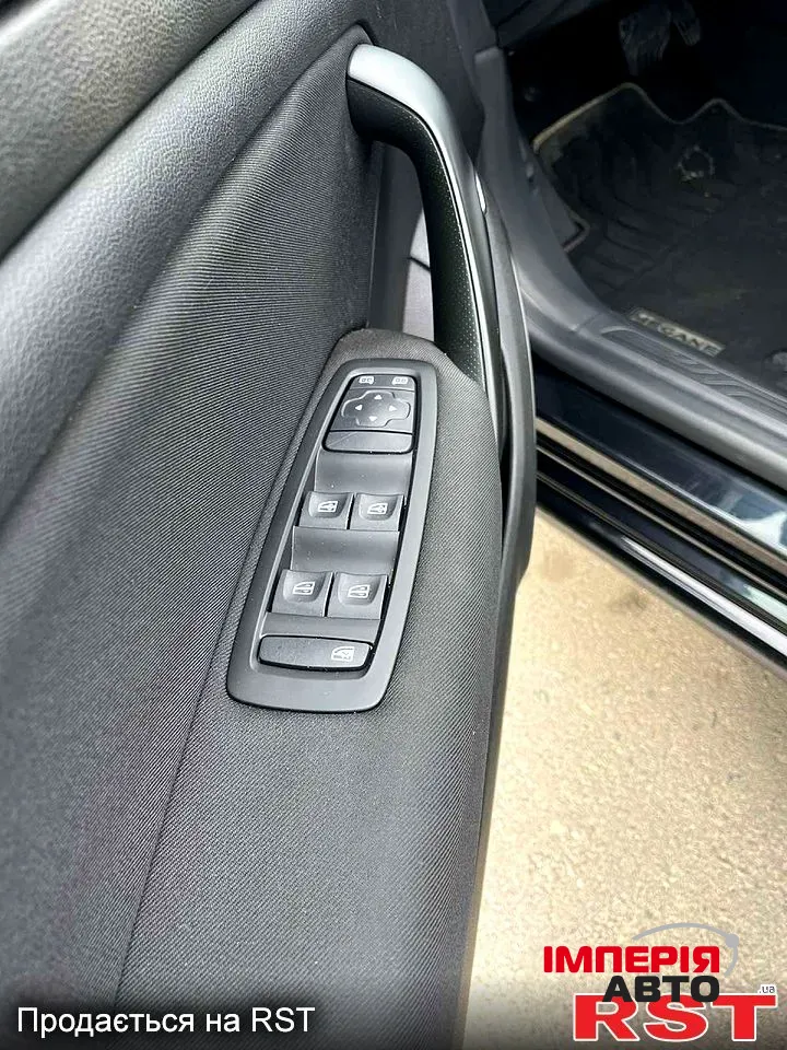 Renault Megane - фото 8