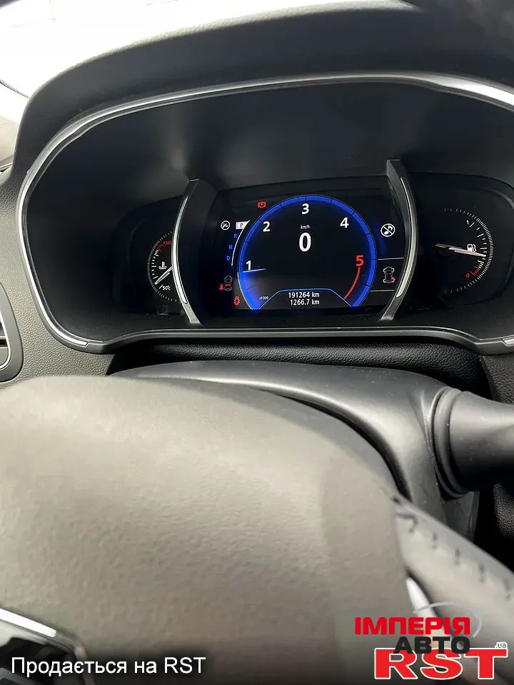 Renault Megane - фото 1