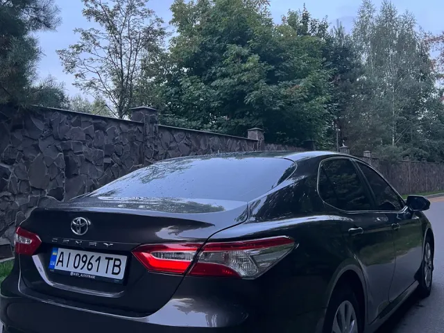 Toyota Camry - фото 3
