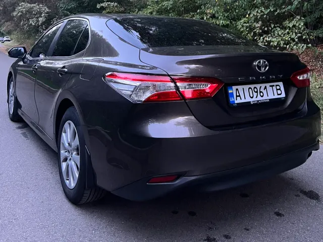 Toyota Camry - фото 5
