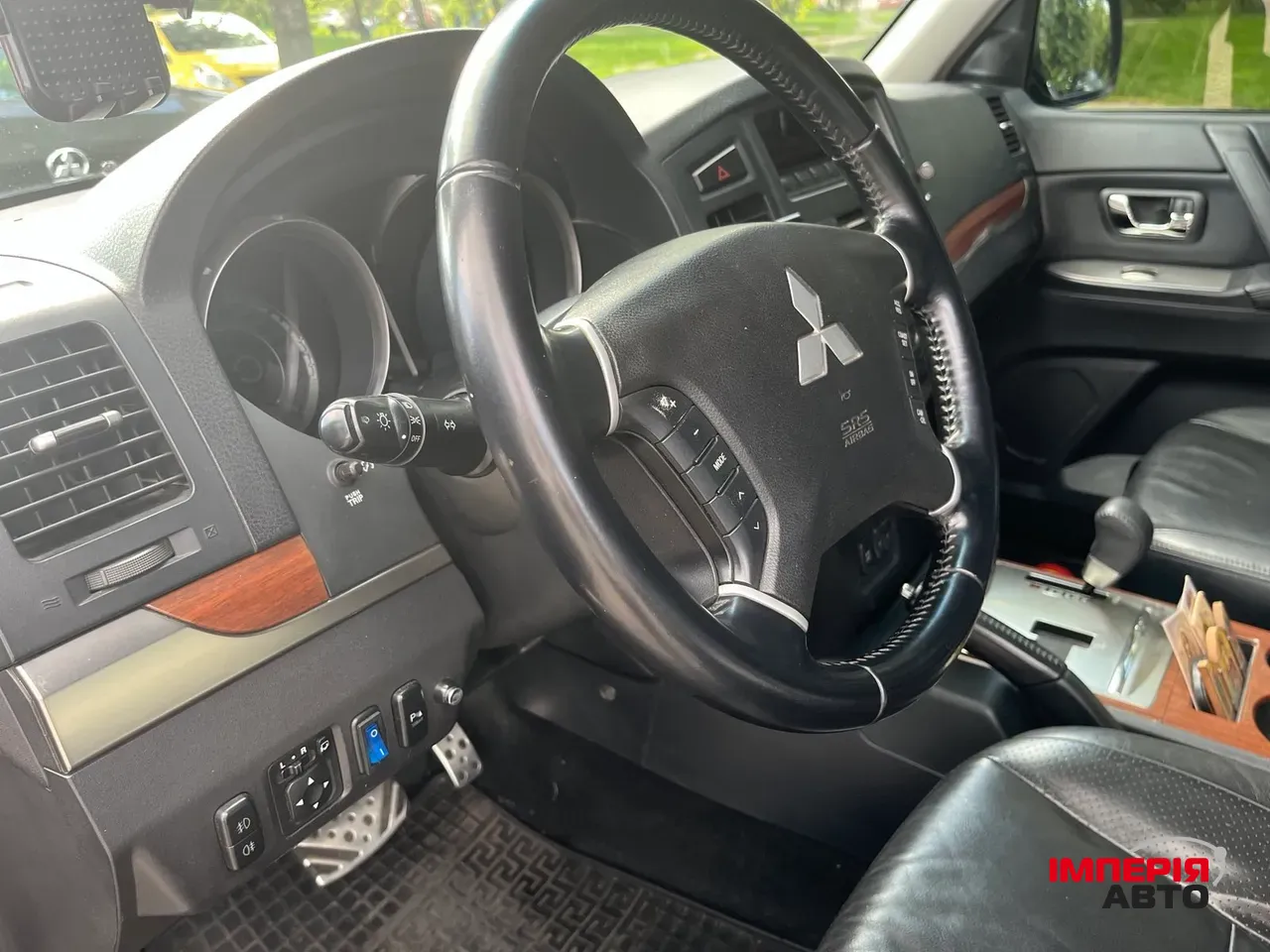 Mitsubishi Pajero - фото 15