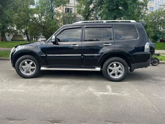Mitsubishi Pajero - фото 3