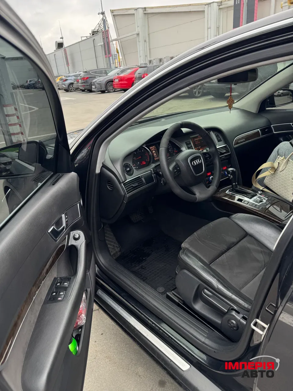 Audi A6 - фото 9