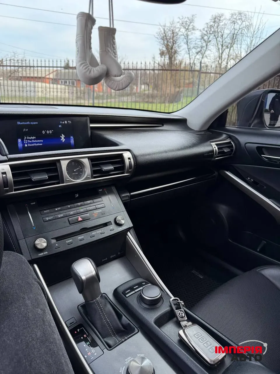 Lexus IS - фото 7