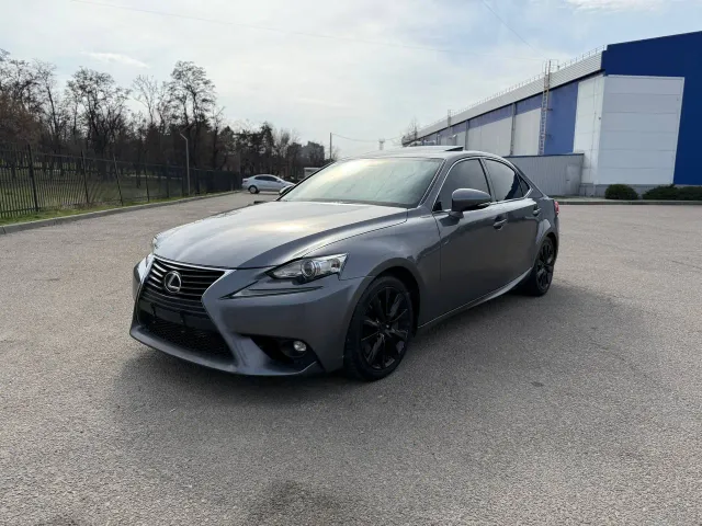Lexus IS - фото 5