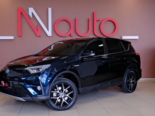 Toyota RAV4 - фото 1