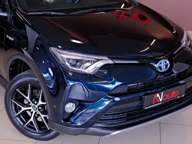 Toyota RAV4 - фото 3