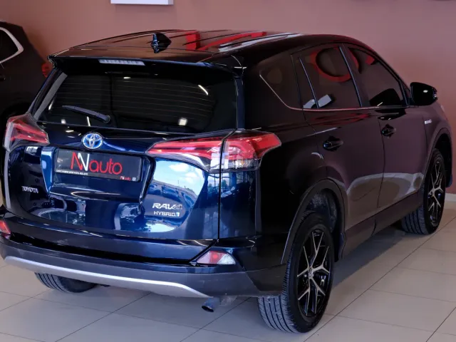 Toyota RAV4 - фото 5