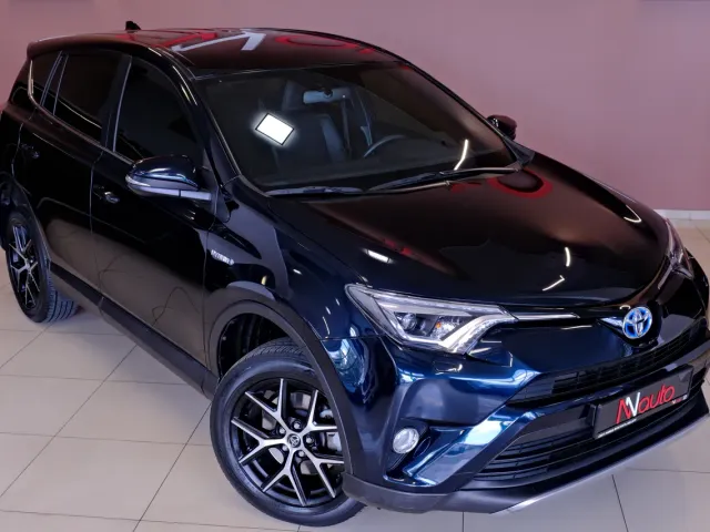 Toyota RAV4 - фото 4