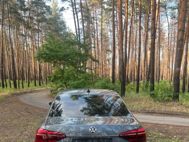 Volkswagen Passat - фото 2