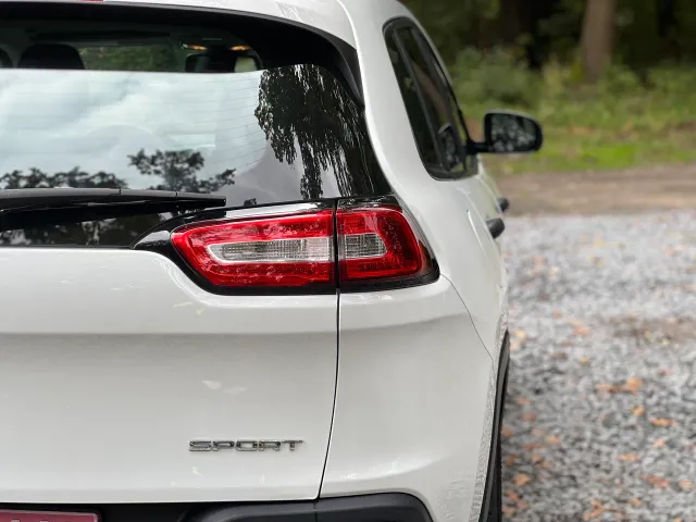 Jeep Cherokee - фото 5