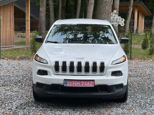 Jeep Cherokee - фото 2
