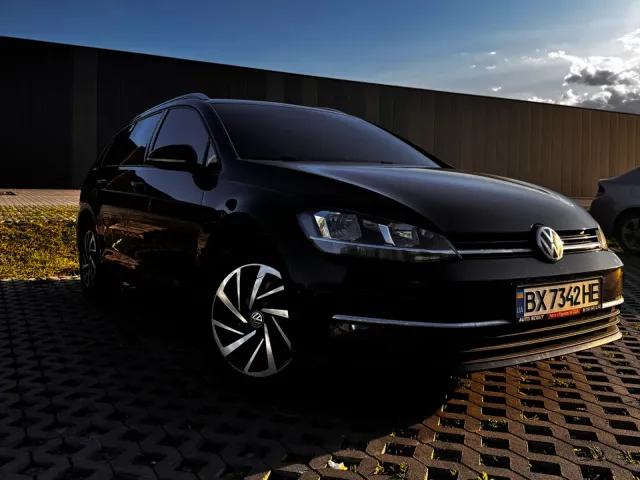 Volkswagen Golf - фото 4
