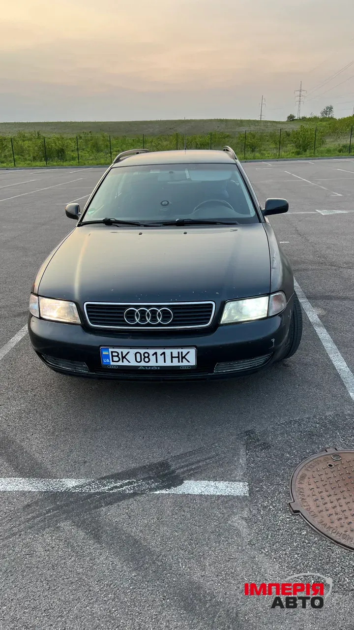 Audi A4 - фото 2