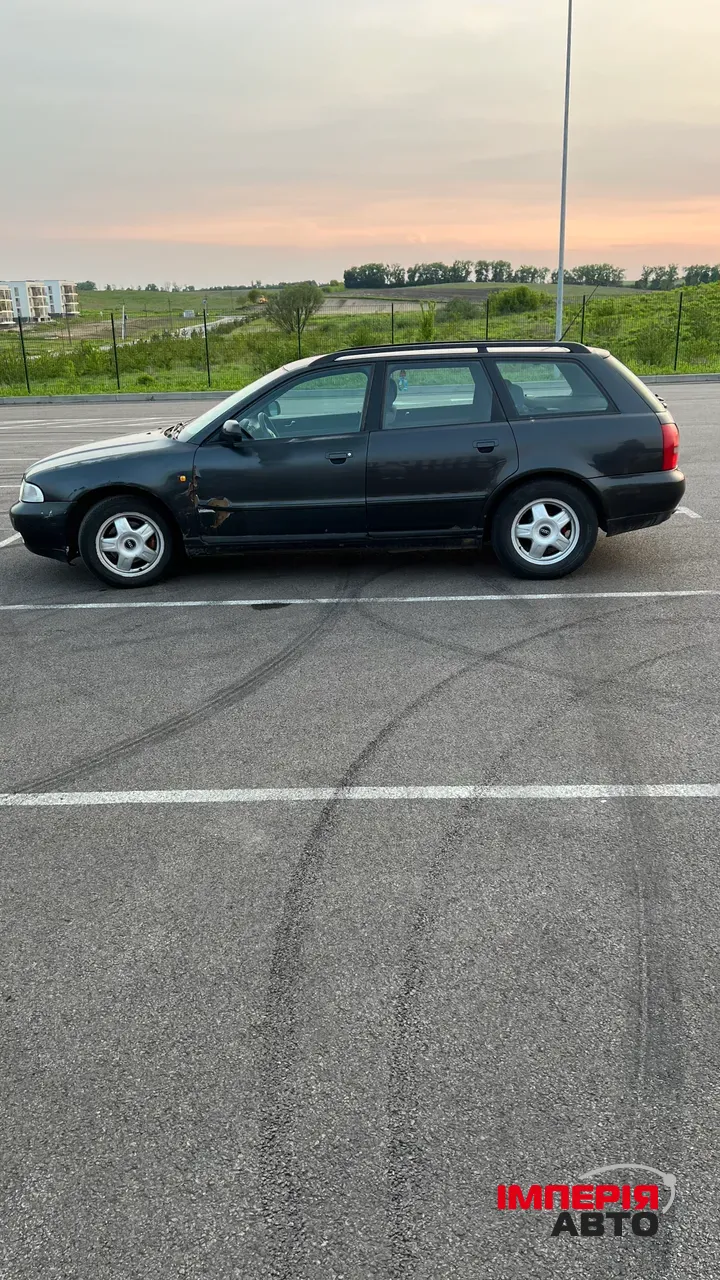 Audi A4 - фото 5