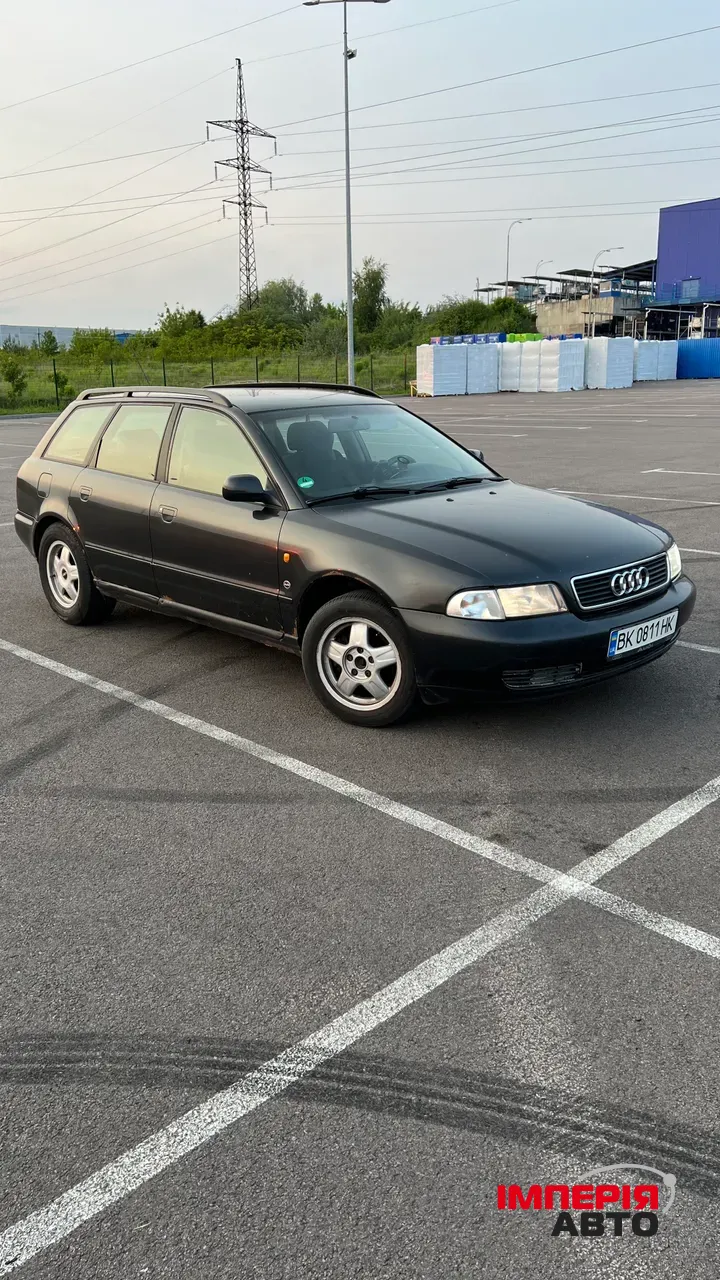 Audi A4 - фото 4