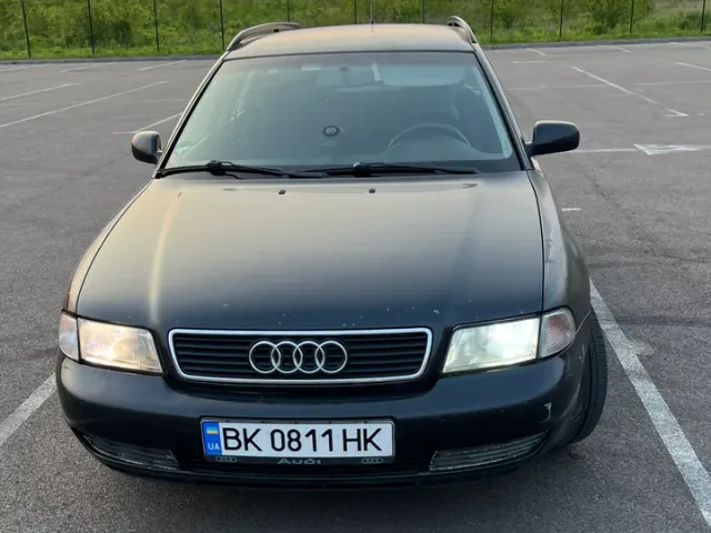 Audi A4 - фото 2