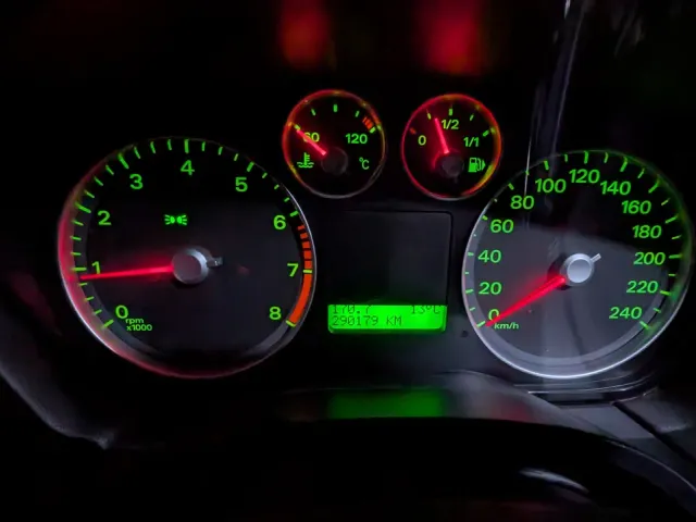 Ford Focus - фото 5