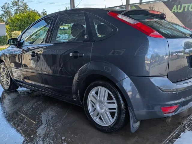 Ford Focus - фото 2