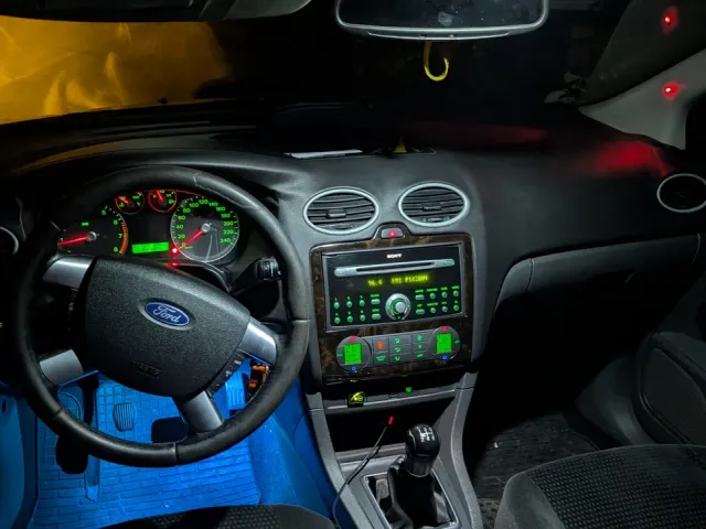 Ford Focus - фото 4