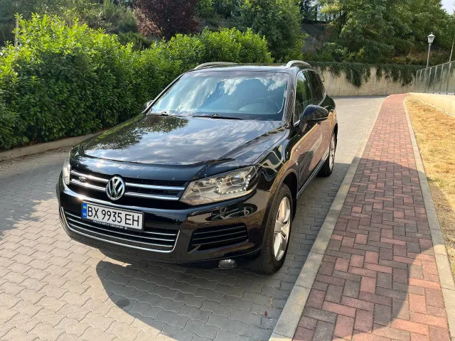 Volkswagen Touareg - фото 1