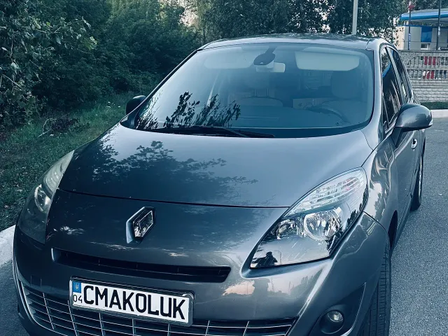 Renault Megane - фото 1