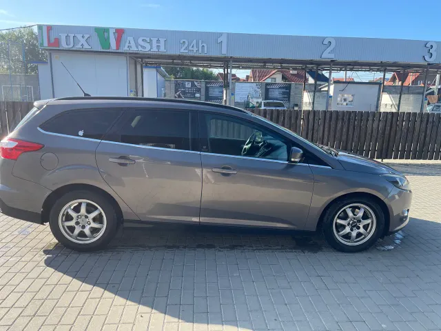 Ford Focus - фото 2