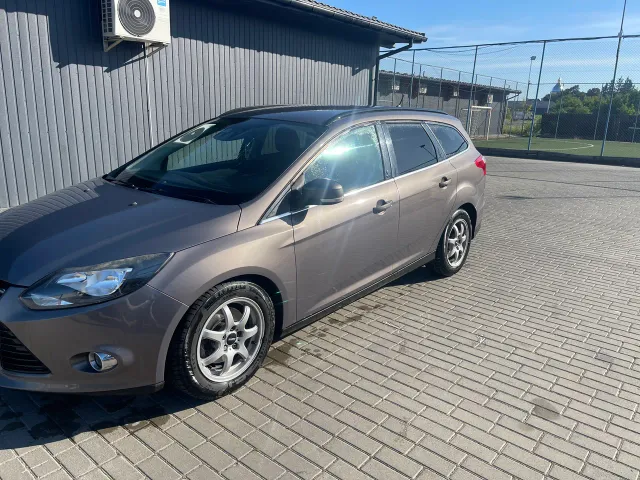 Ford Focus - фото 5