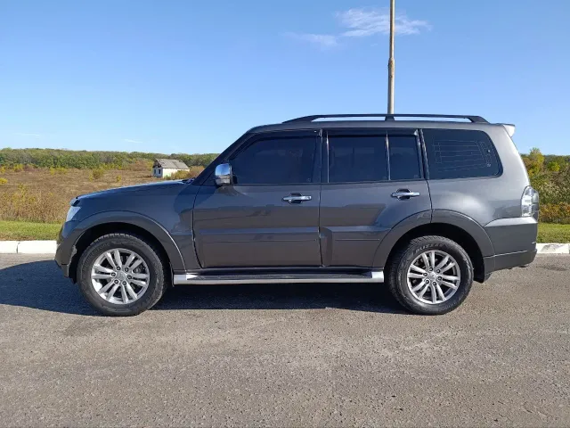 Mitsubishi Pajero - фото 1