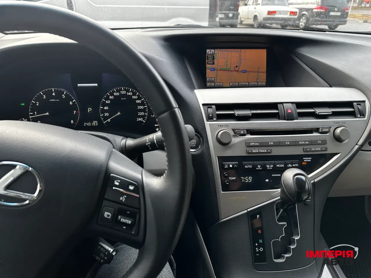 Lexus RX - фото 8