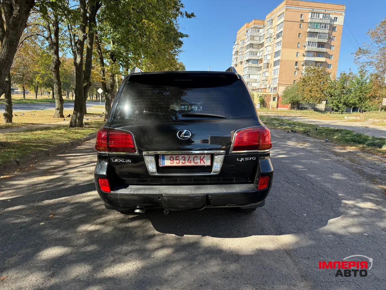 Lexus LX - фото 1