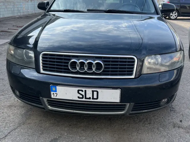 Audi A4 - фото 1