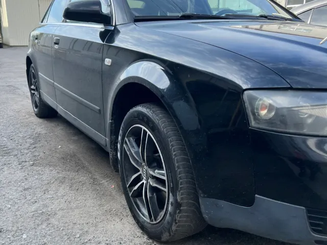 Audi A4 - фото 5