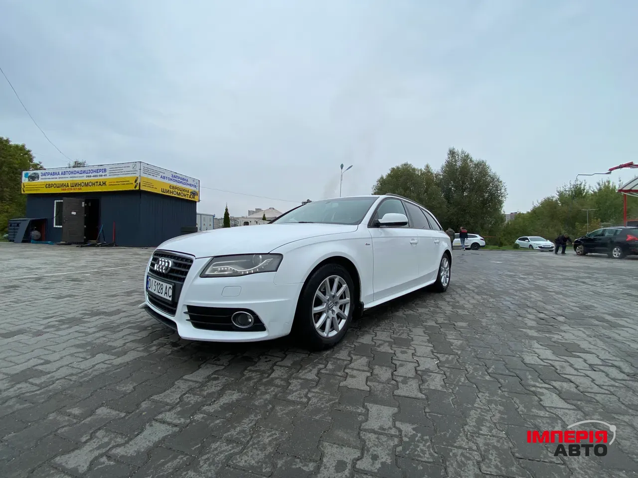 Audi A4 - фото 10