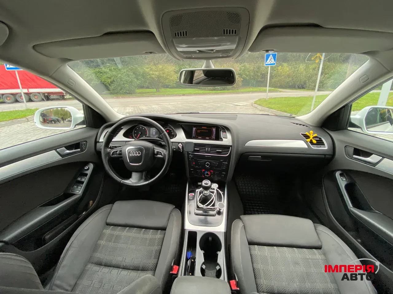 Audi A4 - фото 15