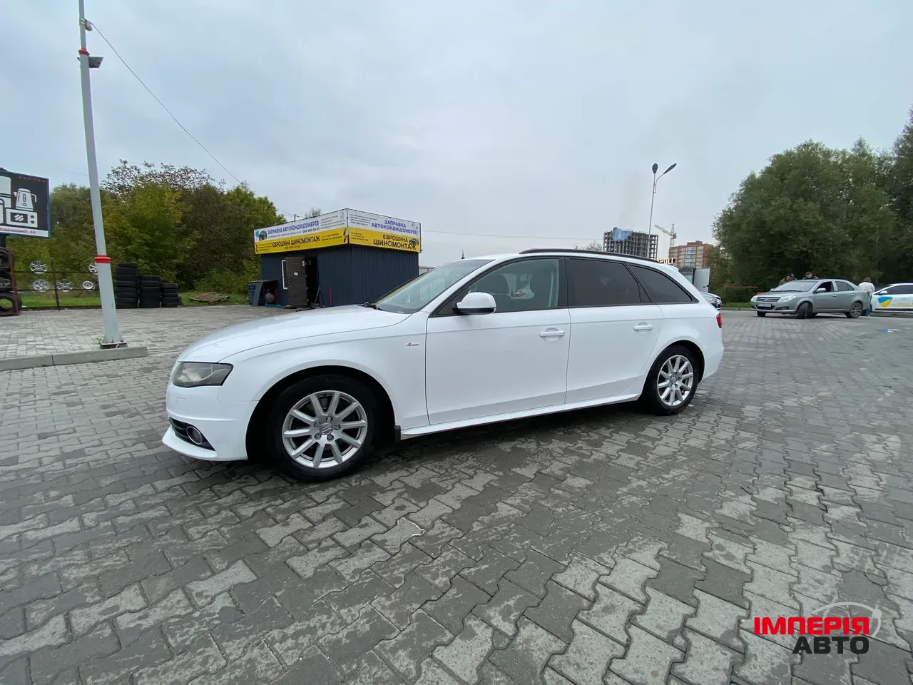 Audi A4 - фото 11