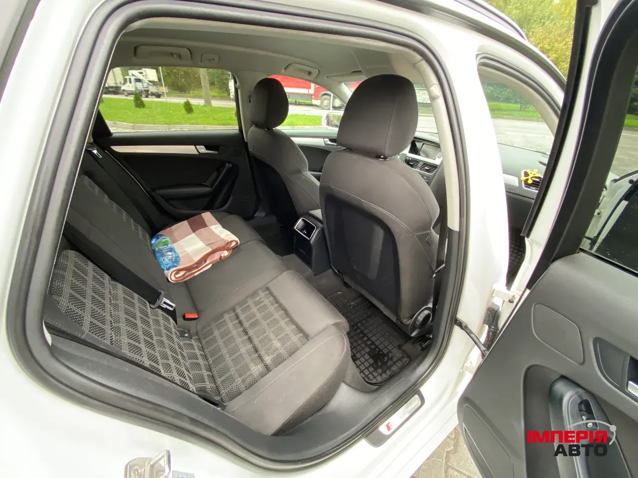 Audi A4 - фото 18