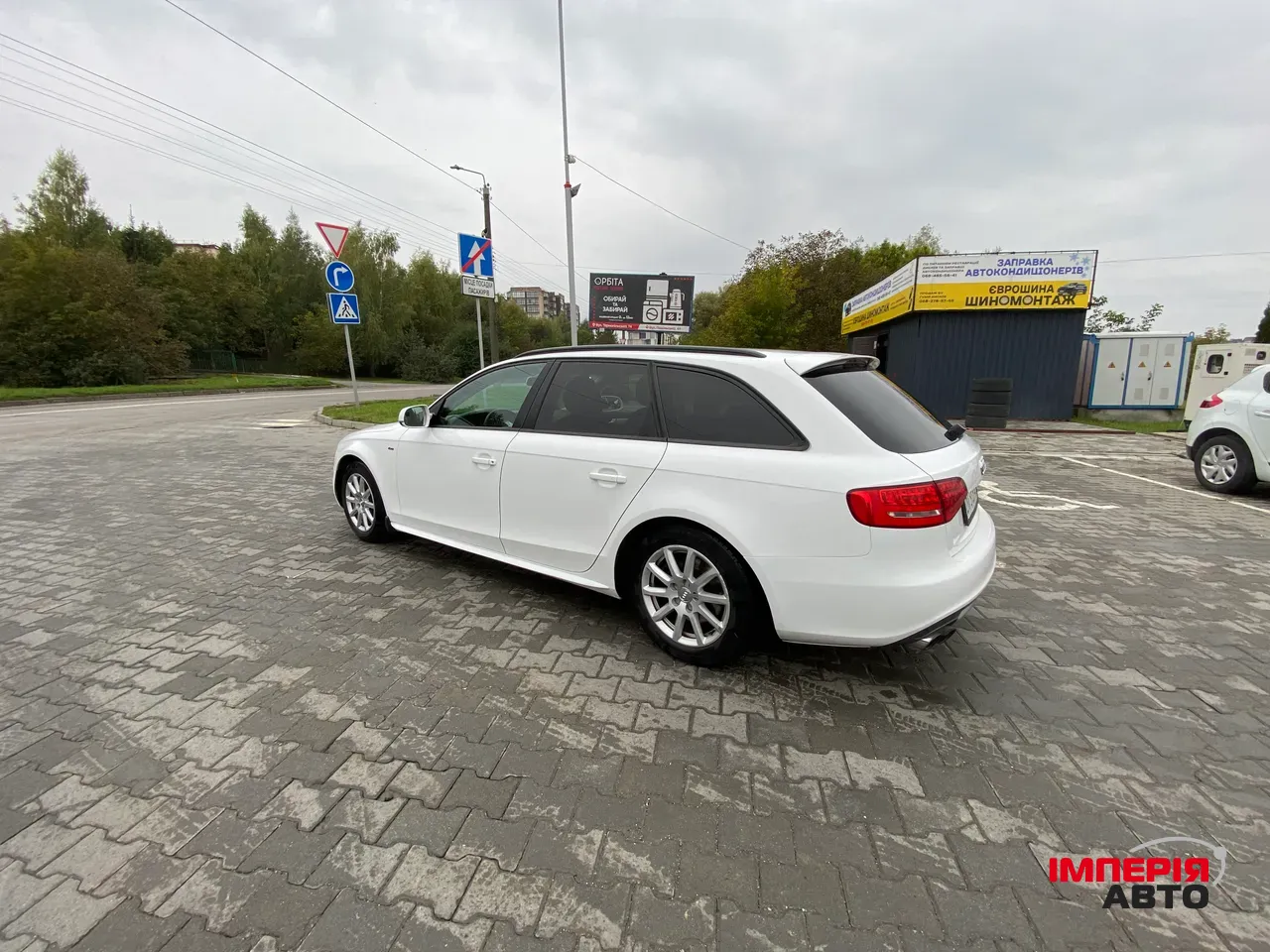 Audi A4 - фото 9