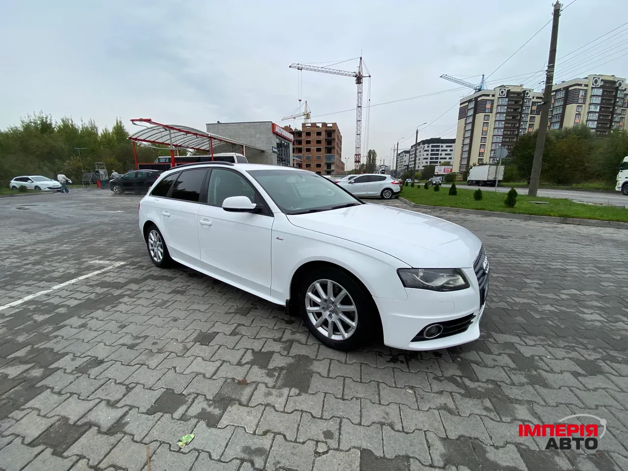 Audi A4 - фото 1
