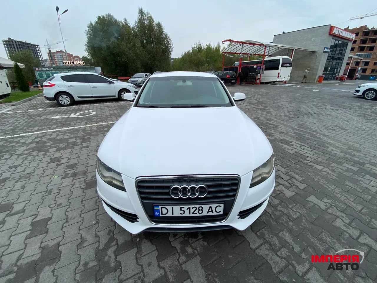 Audi A4 - фото 5