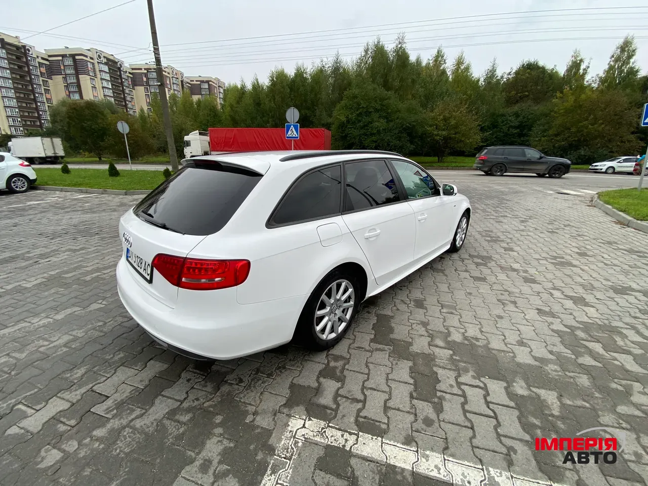 Audi A4 - фото 4