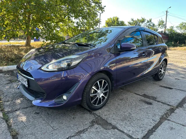 Toyota Aqua - фото 4