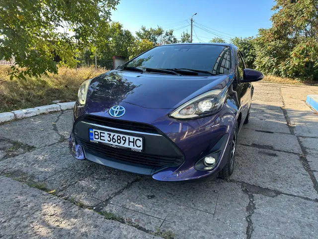Toyota Aqua - фото 1