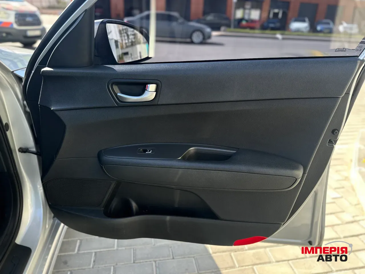 Kia K5 - фото 17