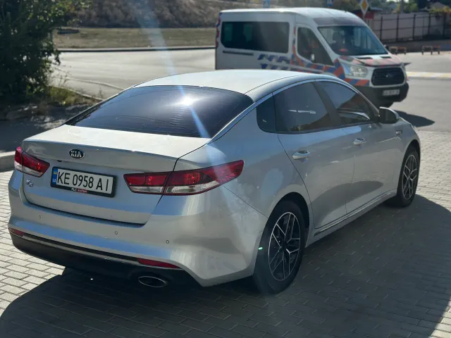 Kia K5 - фото 5